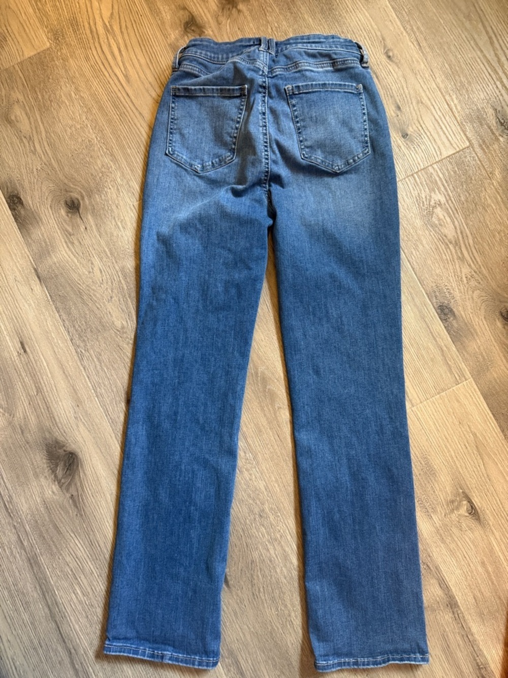 NYDJ Straight-Leg Jeans in Medium Blue Wash - Picture 7 of 7